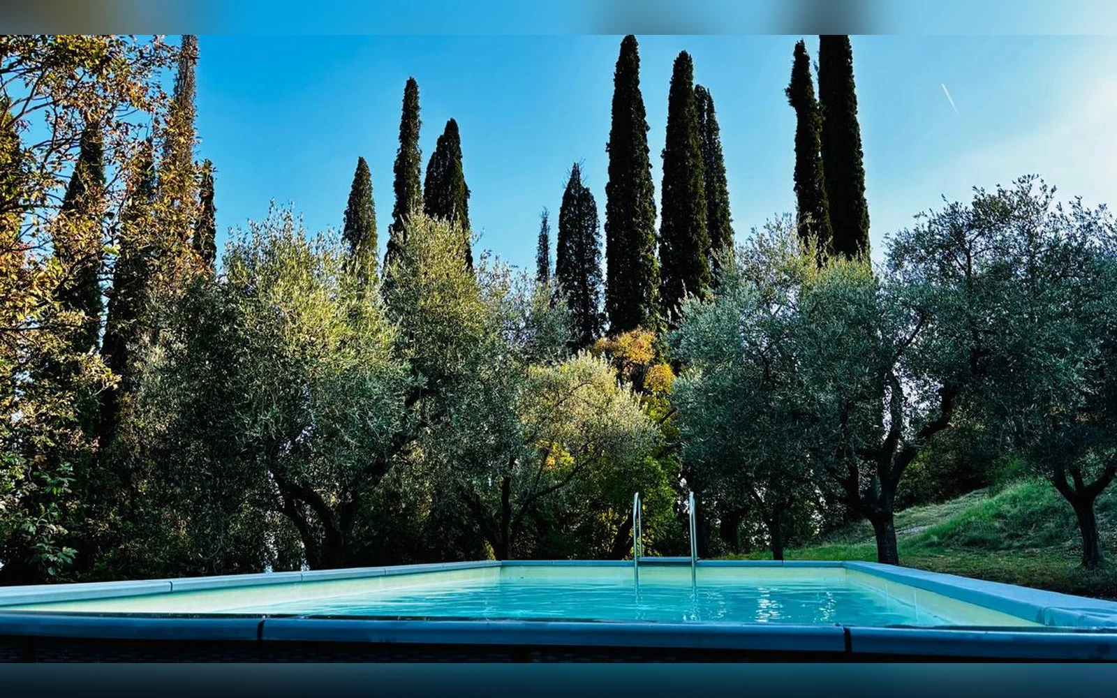 Blu Garda Retreat — la piscina privata fra gli ulivi e i cipressi, Toscolano Maderno, Lago di Garda