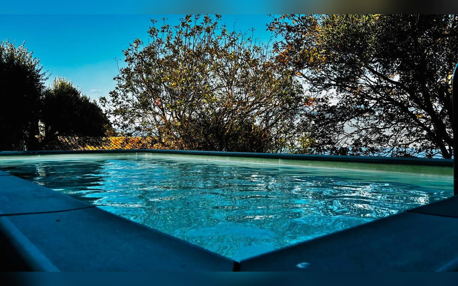 Blu Garda Retreat — l'acqua della piscina privata, Toscolano Maderno, Lago di Garda