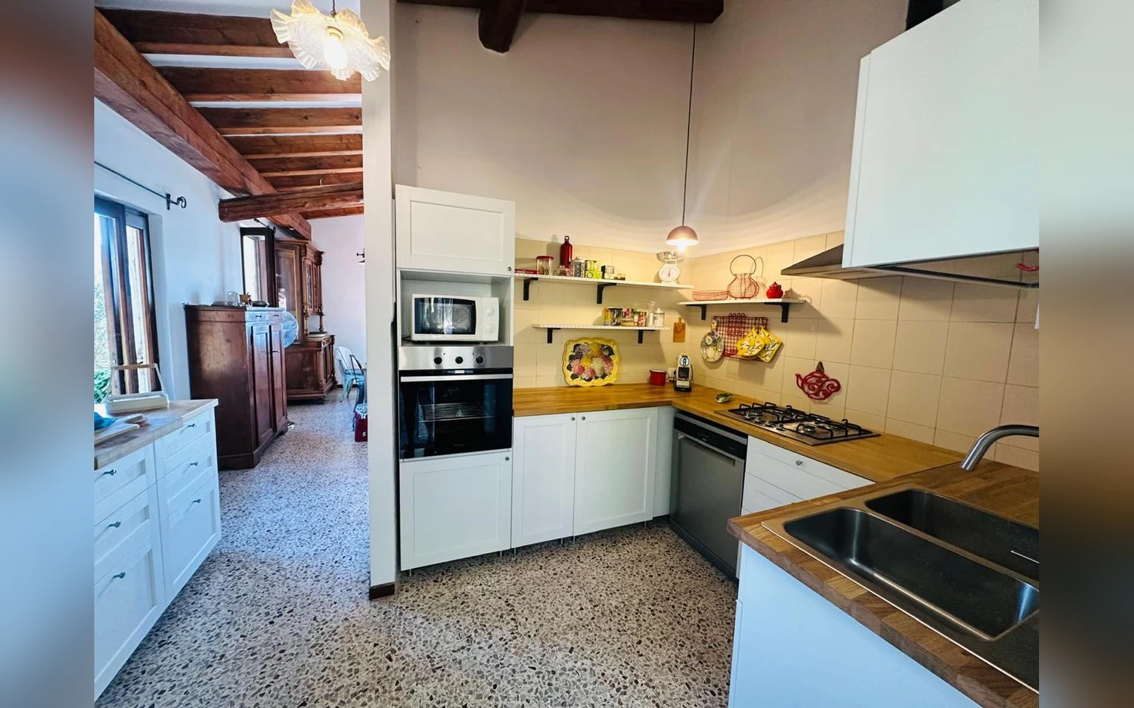 Blu Garda Retreat — la cucina della villa, Toscolano Maderno, Lago di Garda